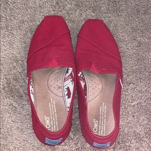 Size 8 Red Toms!